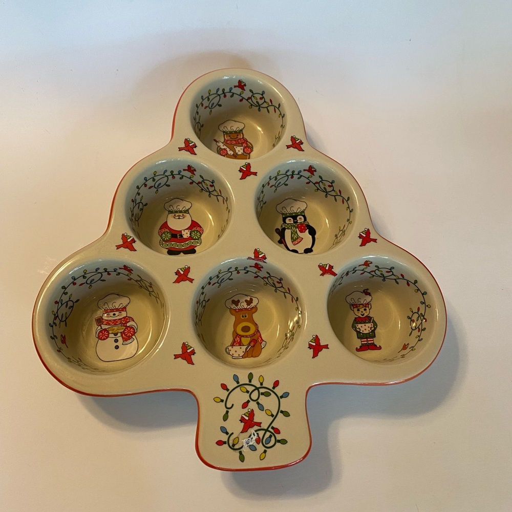 Temp-Tations by Tara Christmas Tree Muffin Pan Whimsical Holiday Bakeware